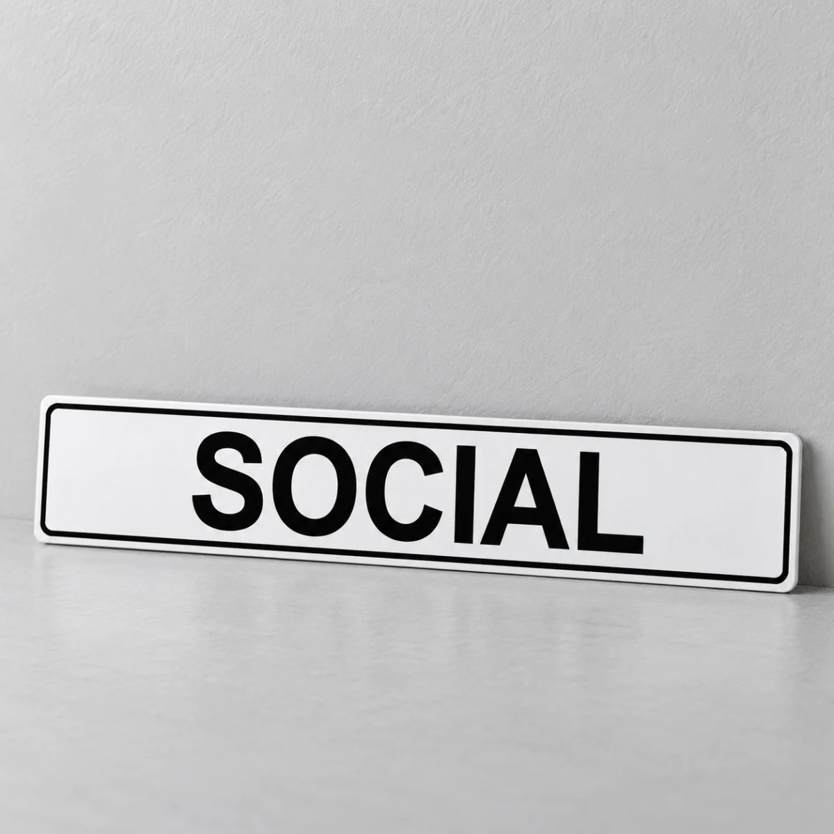 Social — placa PVC em perspectiva, sem furos