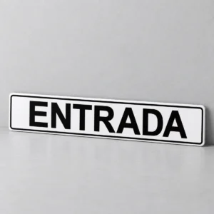 Entrada — placa PVC em perspectiva, sem furos