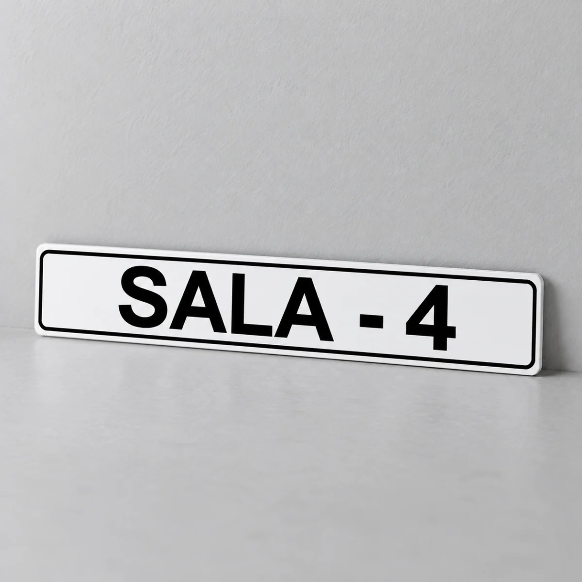 Sala 4 — placa PVC em perspectiva, sem furos