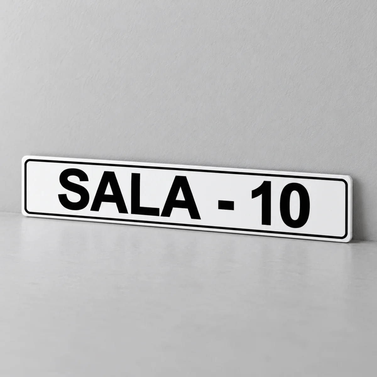 Sala 10 — placa PVC em perspectiva, sem furos
