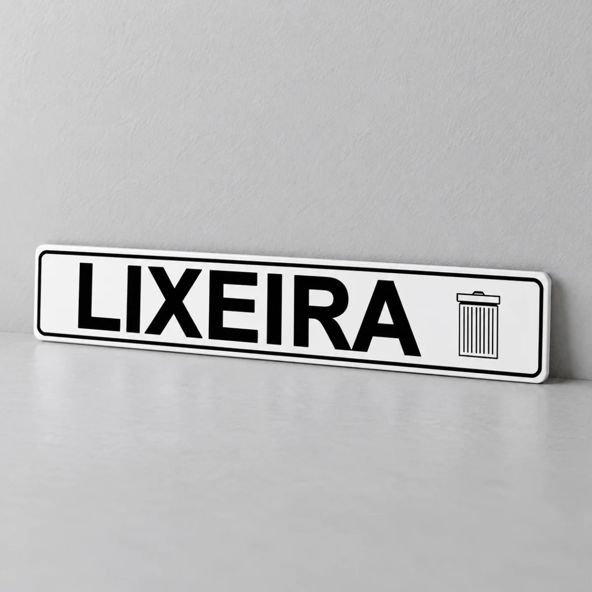 Lixeira — placa PVC em perspectiva, sem furos