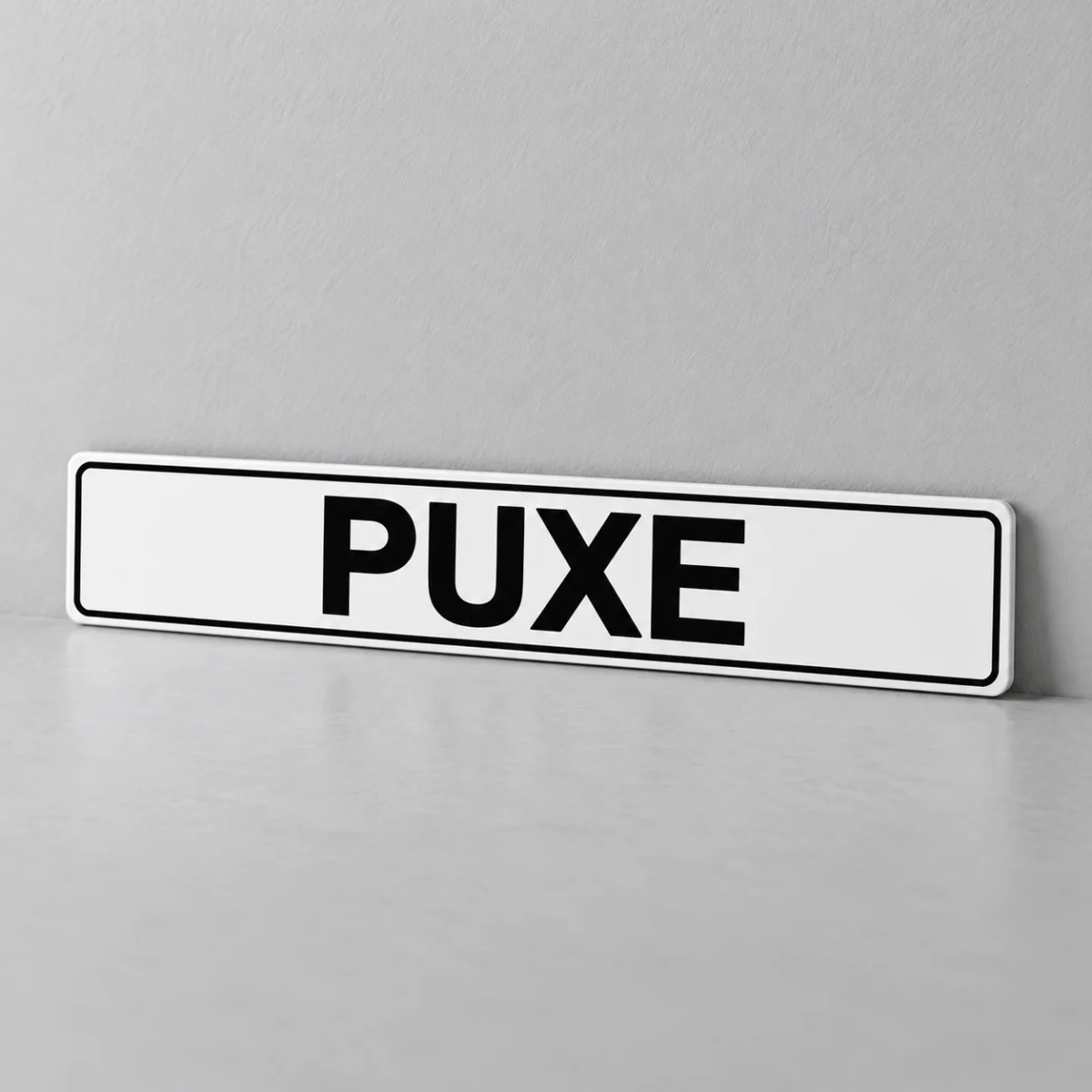 Puxe — placa PVC em perspectiva, sem furos