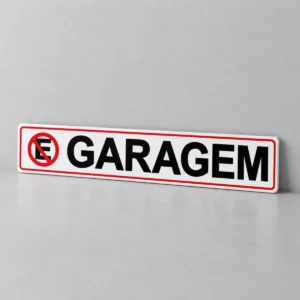 Garagem — placa PVC em perspectiva, sem furos
