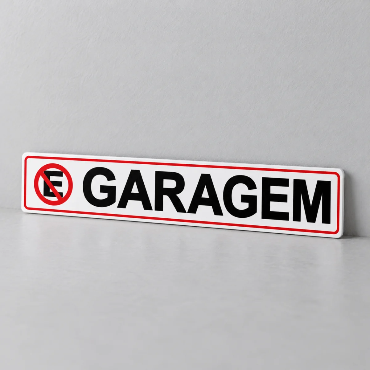 Garagem — placa PVC em perspectiva, sem furos
