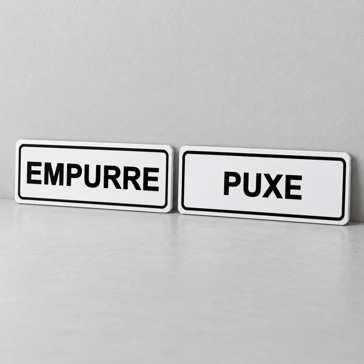 Kit Empurre e Puxe - 2 peças — placa PVC em perspectiva, sem furos